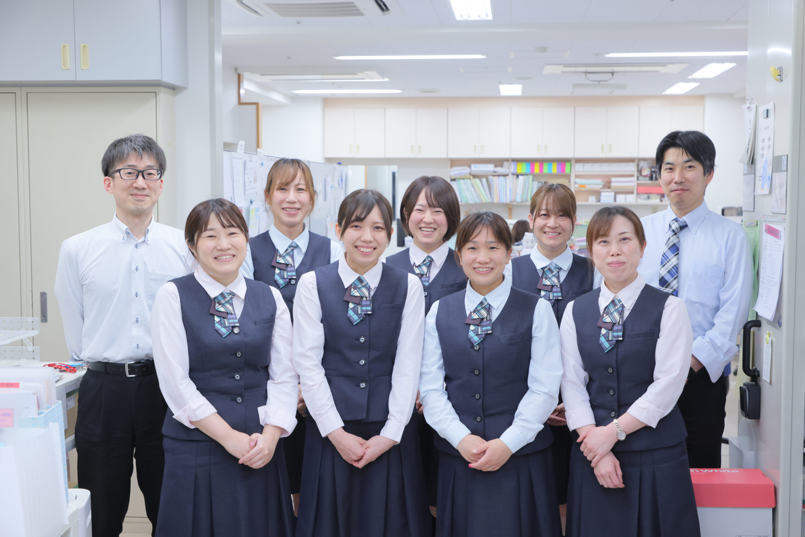 兵庫県明石市・大久保にある特定医療法人誠仁会大久保病院の医事課で働く職員たち